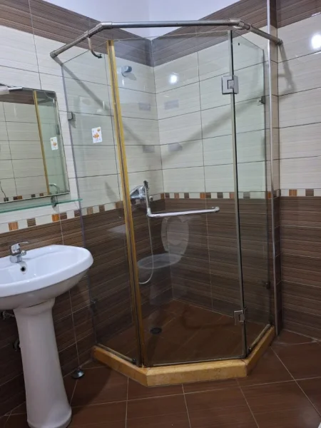 Tirane, jepet me qera apartament 1+1+Ballkon Kati 2, 62 m² 32.000 Lek (Thoma Koxhaj)