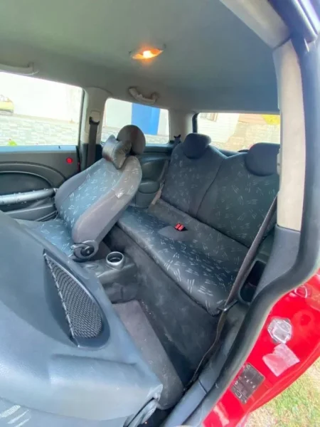 Tirane, shes makine MINI COPER one d Nafte, e kuqe manuale 255 km 2.500 €