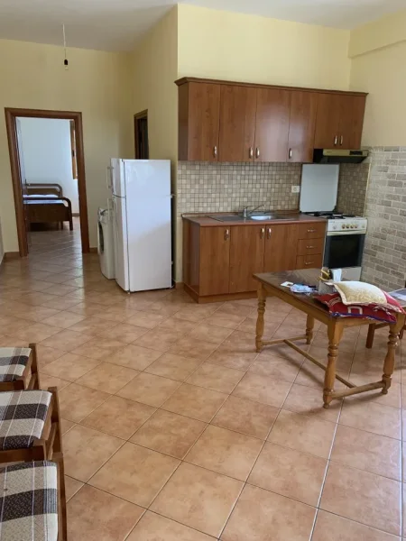Tirane, jepet me qera garsonier 1+1 Kati 1, 300 € (Fuat Toptani)