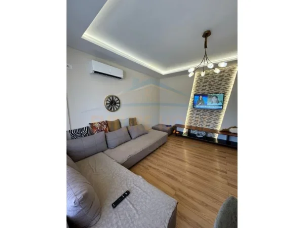 Tirane, shitet apartament 2+1+Ballkon Kati 6, 116 m² 113.000 € (Fresk)