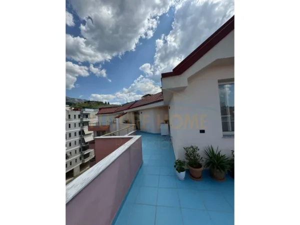 Tirane, shitet apartament 2+1+Ballkon Kati 6, 116 m² 113.000 € (Fresk)