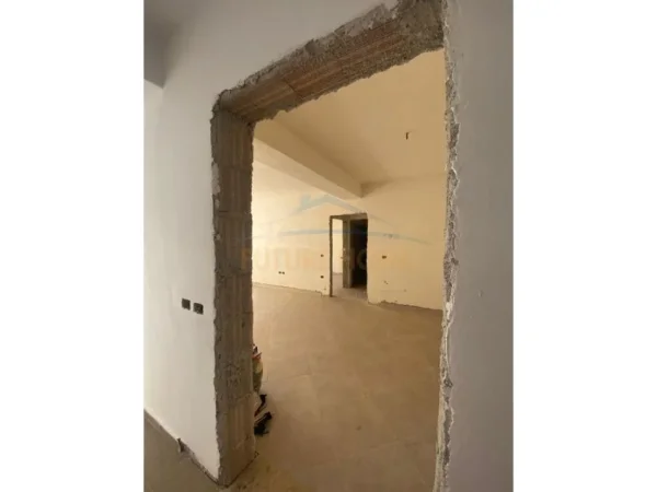 Vlore, shitet apartament 1+1 Kati 5, 77 m² 70.000 € (Pas Parkut Aulona, Vlore)