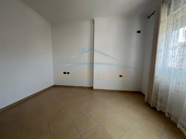 Tirane, shitet apartament 1+1+Ballkon Kati 4, 64 m² 77.000 € (Fresk)