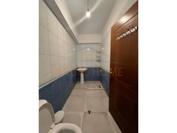 Tirane, shitet apartament 1+1+Ballkon Kati 4, 64 m² 77.000 € (Fresk)