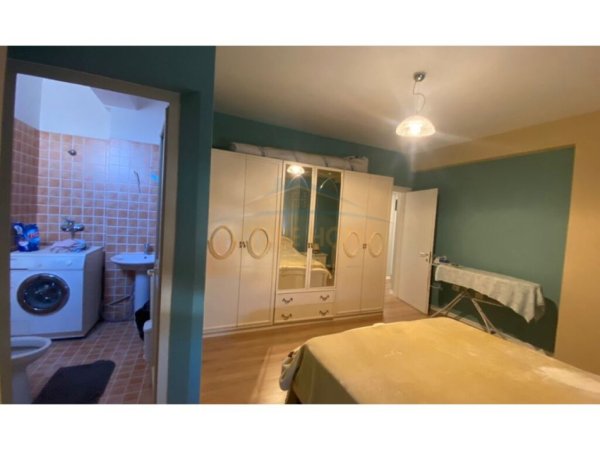 Tirane, jepet me qera apartament 2+1+Ballkon Kati 4, 100 m² 650 € (Jusuf Vrioni)