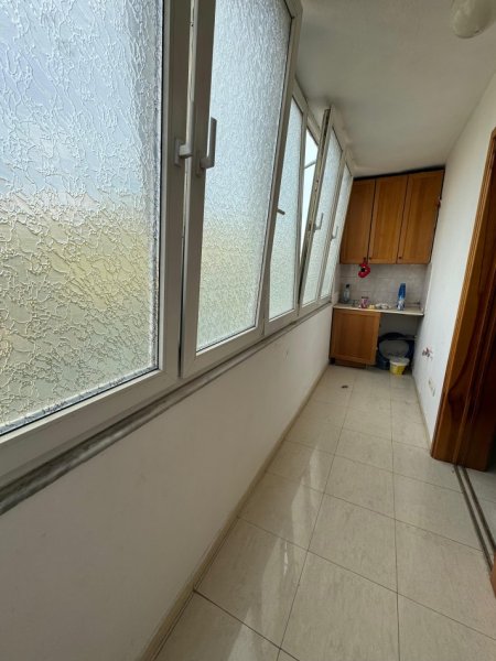 Tirane, jepet me qera apartament 2+1 Kati 3, 100 m² 420 € (Bulevardi i Ri) TT 1387