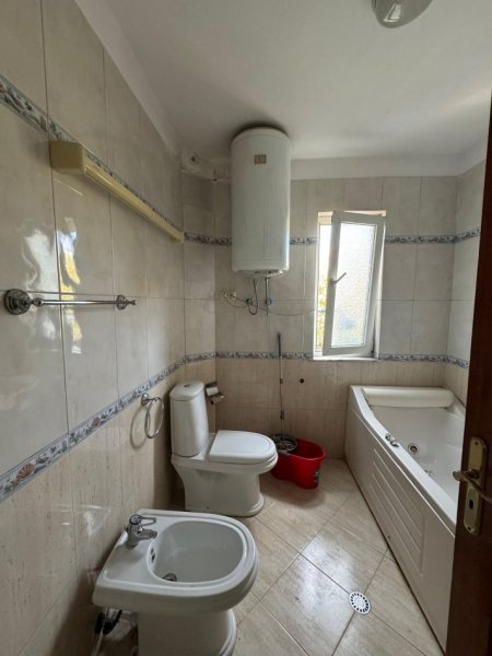 Tirane, jepet me qera apartament 2+1 Kati 3, 100 m² 420 € (Bulevardi i Ri) TT 1387