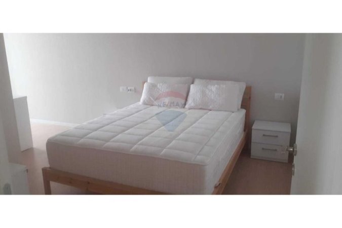 Tirane, jepet me qera apartament 1+1 , 72 m² 550 € (Ali Demi)