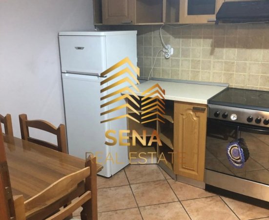 Tirane, jepet me qera apartament 1+1+Ballkon Kati 4, 60 m² 600 € (Rruga Medar Shtylla)