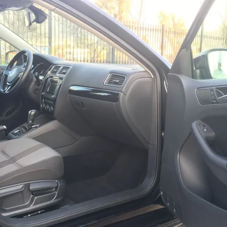 Tirane, shes makine Benzin, e zeze automatik 13.500 €