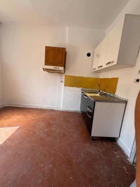 Tirane, shitet apartament 2+1 Kati 3, 66 m² 120.000 € (Rruga Hoxha Tahsim)