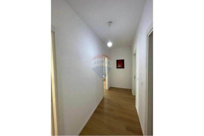 jepet me qera apartament 2+1 Kati 3, 100 m² 600 € (Apartament 2+1 per qira tek Tregu Elektrik!)