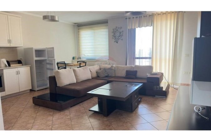 Tirane, jepet me qera apartament 2+1 , 100 m² 600 € 