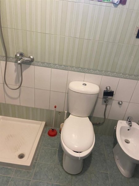 Tirane, jepet me qera apartament 2+1 Kati 2, 90 m² 450 € (Rruga Besa)
