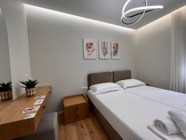 Tirane, jepet me qera apartament 2+1 Kati 3, 80 m² 700 € (Rruga Pjeter Budi)