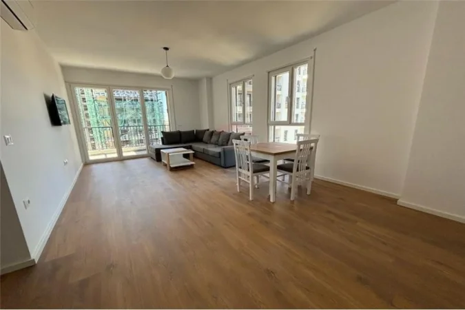 Tirane, jepet me qera apartament 2+1 Kati 3, 111 m² 750 € (Apartament 2+1, prane kompleksit Fiori Di Bosko)