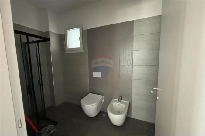 Tirane, jepet me qera apartament 2+1 Kati 3, 111 m² 750 € (Apartament 2+1, prane kompleksit Fiori Di Bosko)