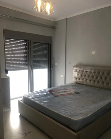 Tirane, jepet me qera apartament 2+1+Ballkon Kati 4, 114 m² 600 € (Don Bosko , prane shkolles vace zela)