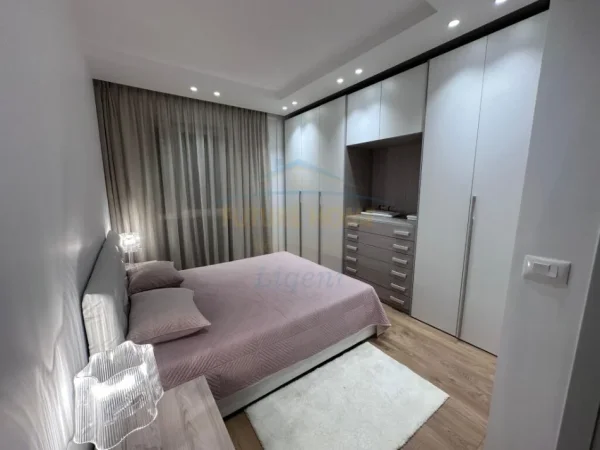 Tirane, jepet me qera apartament 2+1 Kati 1, 100 m² 1.200 € (TEG)