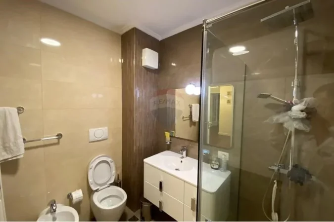 Tirane, jepet me qera apartament 2+1 Kati 2, 100 m² 1.500 € (QIRA, APARTAMENT 2+1, STADIUMIT AIR ALBANIA!)