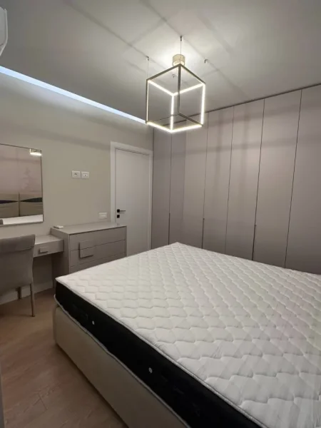 Tirane, shitet apartament 2+1+Ballkon Kati 6, 95 m² 165.000 € (Golden Park)
