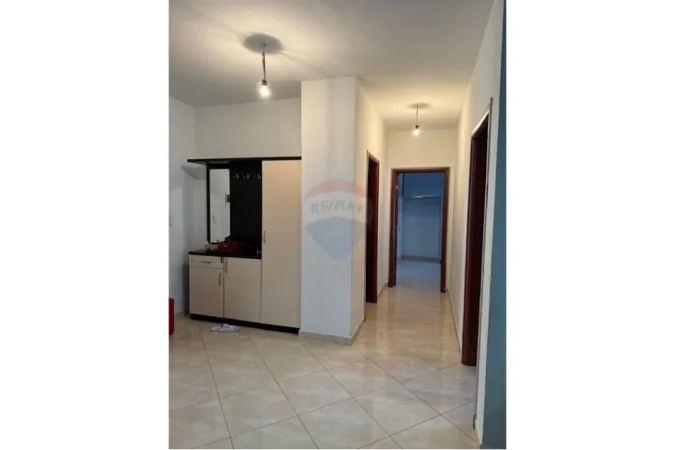 Tirane, shitet apartament 2+1 Kati 2, 100 m² 127.000 € (Astir)