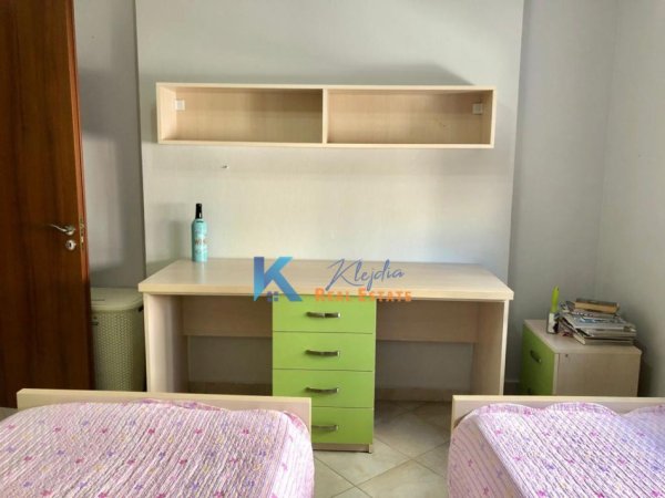 Tirane, jap me qera apartament 1+1+Ballkon Kati 2, 75 m² (afer prokurorise)