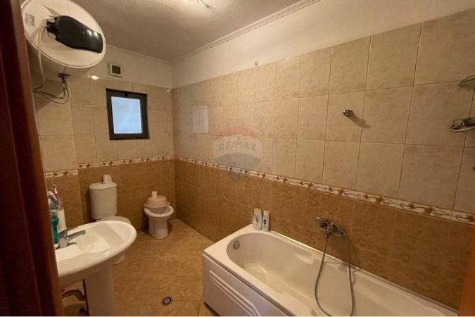 Tirane, shitet apartament 2+1 Kati 3, 111 m² 195.000 € (Pazari i Ri)