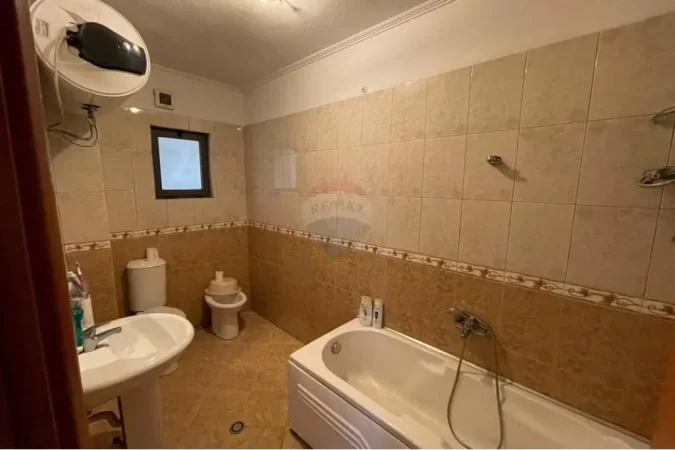 Tirane, shitet apartament 2+1 Kati 3, 111 m² 195.000 € (Pazari i Ri)
