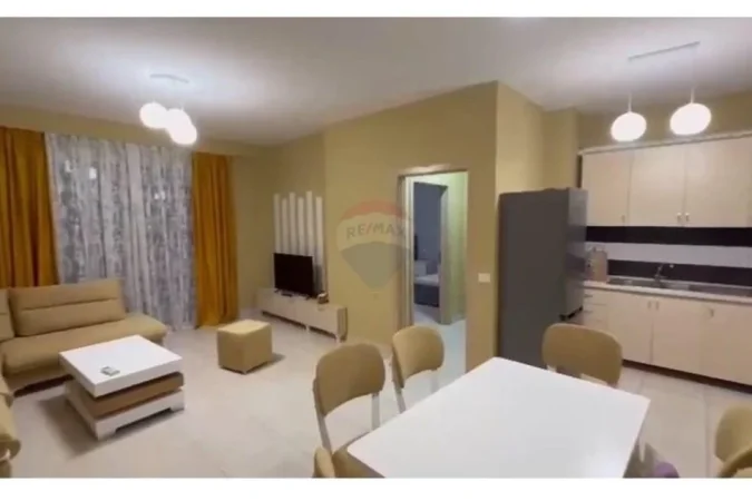 Tirane, jepet me qera apartament 1+1 , 110 m² 500 € (astir)