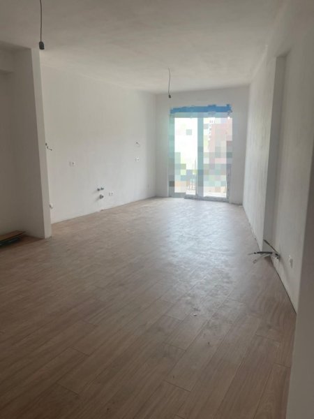 Tirane, jepet me qera ambjent biznesi Kati 4, 148 m² 500 € (Bulevardi i Ri)