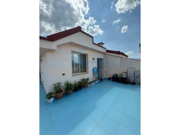 Tirane, shitet apartament 2+1+Ballkon , 110 m² 110.000 € (Fresk)