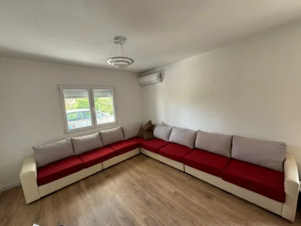 Tirane, Kend ne shitje 280 €