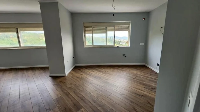 Tirane, shitet apartament 2+1 Kati 4, 124 m² 125.000 € (Fresku)