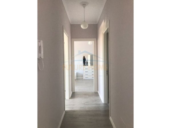 Tirane, jepet me qera apartament 2+1+Ballkon Kati 4, 86 m² 600 € (Don bosko)