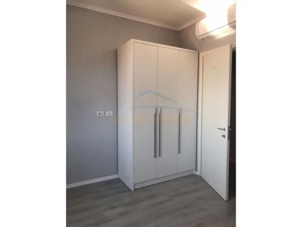 Tirane, jepet me qera apartament 2+1+Ballkon Kati 4, 86 m² 600 € (Don bosko)