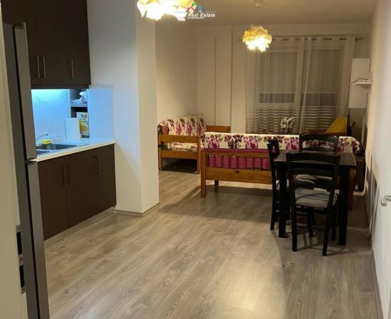 Tirane, jepet me qera apartament 2+1 Kati 4, 110 m² 500 € (Bulevardi i Ri)