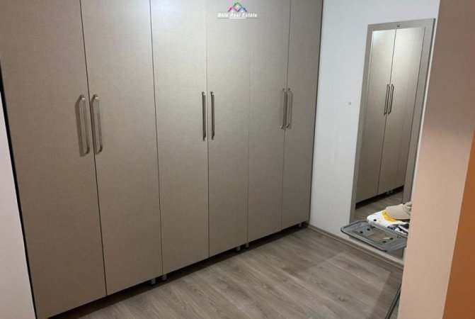 Tirane, jepet me qera apartament 2+1 Kati 4, 110 m² 500 € (Bulevardi i Ri)