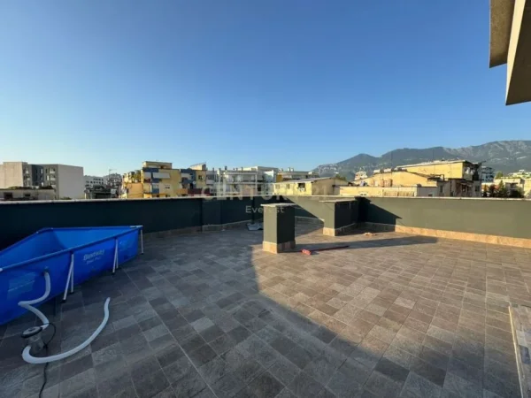 Tirane, shes Vile , 394 m² 820.000 € (Rruga e Elbasanit)