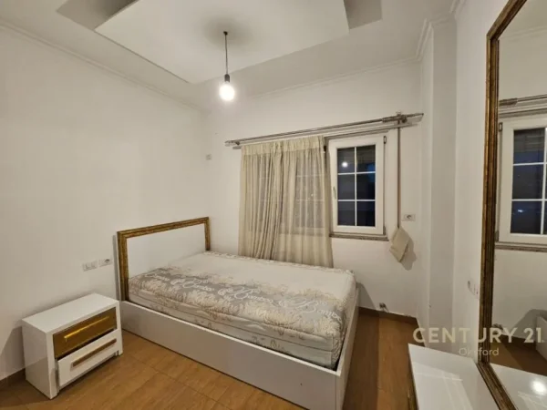 Tirane, jepet me qera apartament 2+1 Kati 5, 104 m² 400 € (misto mame)