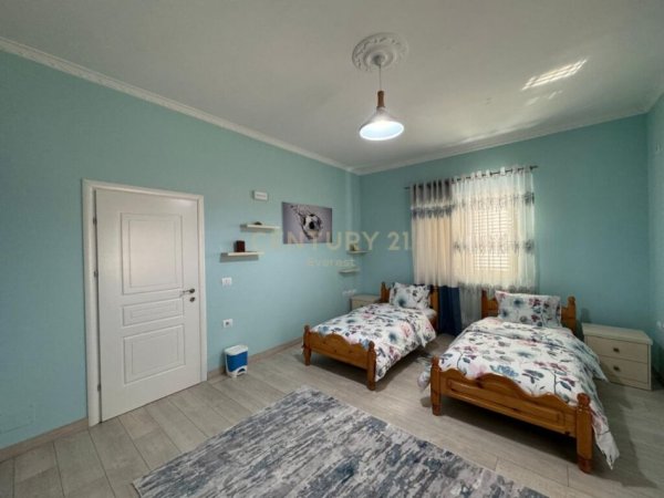 Tirane, jepet me qera apartament 2+1 Kati 2, 105 m² 600 € (vilat gjermane)