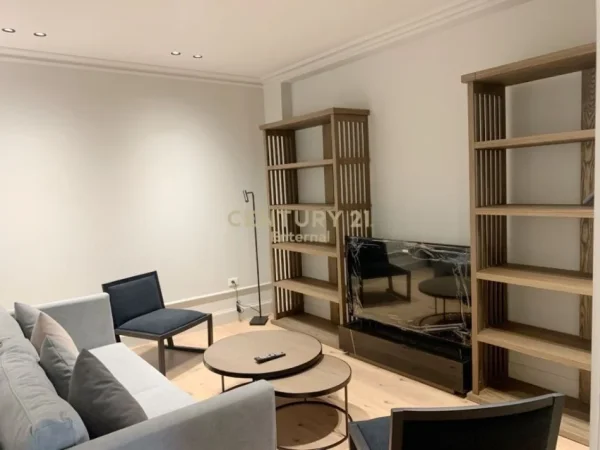 Tirane, jepet me qera apartament 1+1 Kati 6, 85 m² 700 € (myslym shyr)