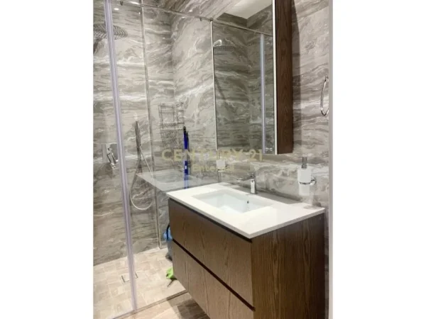 Tirane, jepet me qera apartament 1+1 Kati 6, 85 m² 700 € (myslym shyr)