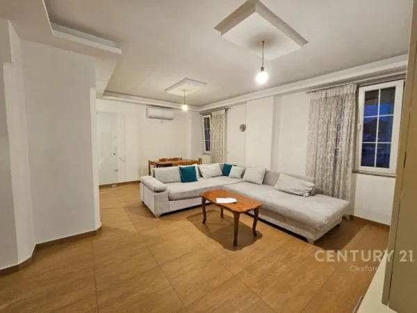Tirane, jepet me qera apartament 2+1 Kati 5, 104 m² 400 € 
