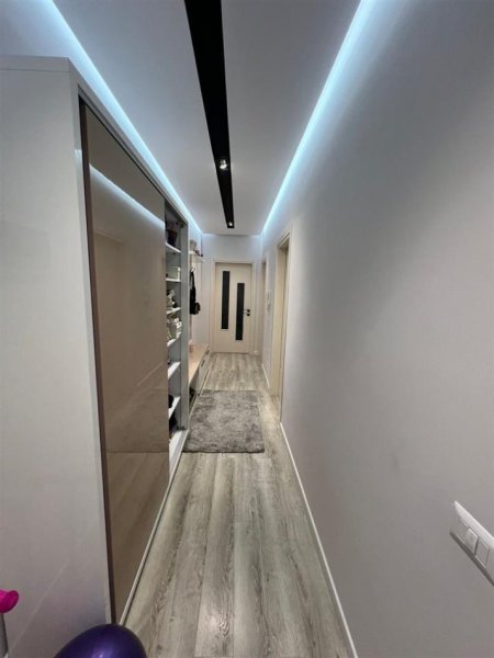 Tirane, jepet me qera apartament 2+1+Ballkon Kati 3, 106 m² 1.200 € (Liqeni i Thate)