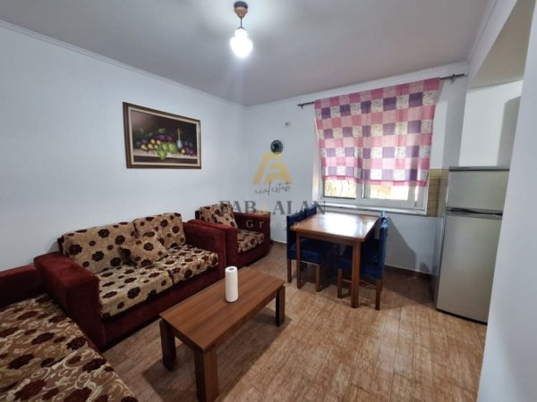 Tirane, jepet me qera apartament 2+1 , 470 € (Rruga Mine Peza)