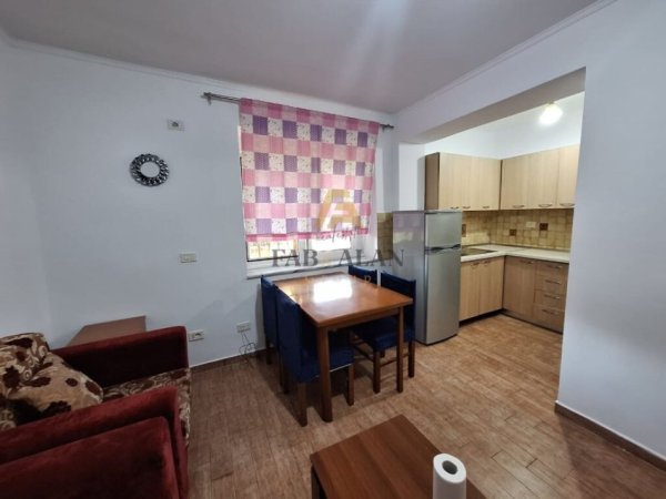 Tirane, jepet me qera apartament 2+1 , 470 € (Rruga Mine Peza)