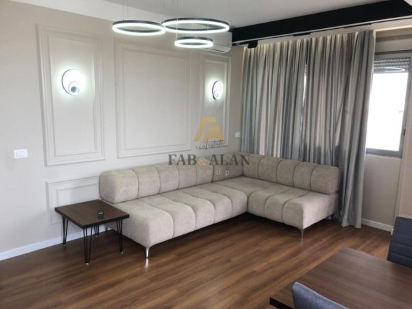 Tirane, jepet me qera apartament 2+1 , 800 € (Ish Parku)