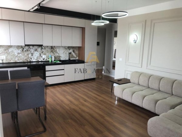 Tirane, jepet me qera apartament 2+1 , 800 € (Ish Parku)