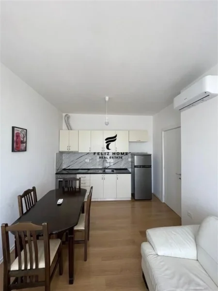 Tirane, jepet me qera apartament 2+1+Ballkon Kati 3, 100 m² 600 € (TREGU ELEKTRIK)